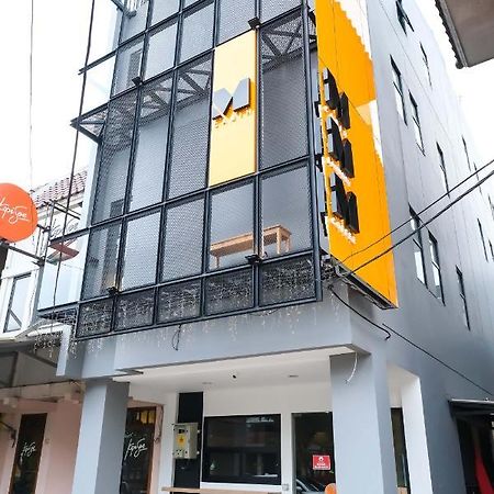 M Cabin Karawaci Binong Экстерьер фото