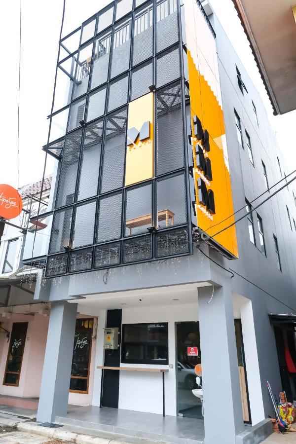 M Cabin Karawaci Binong Экстерьер фото