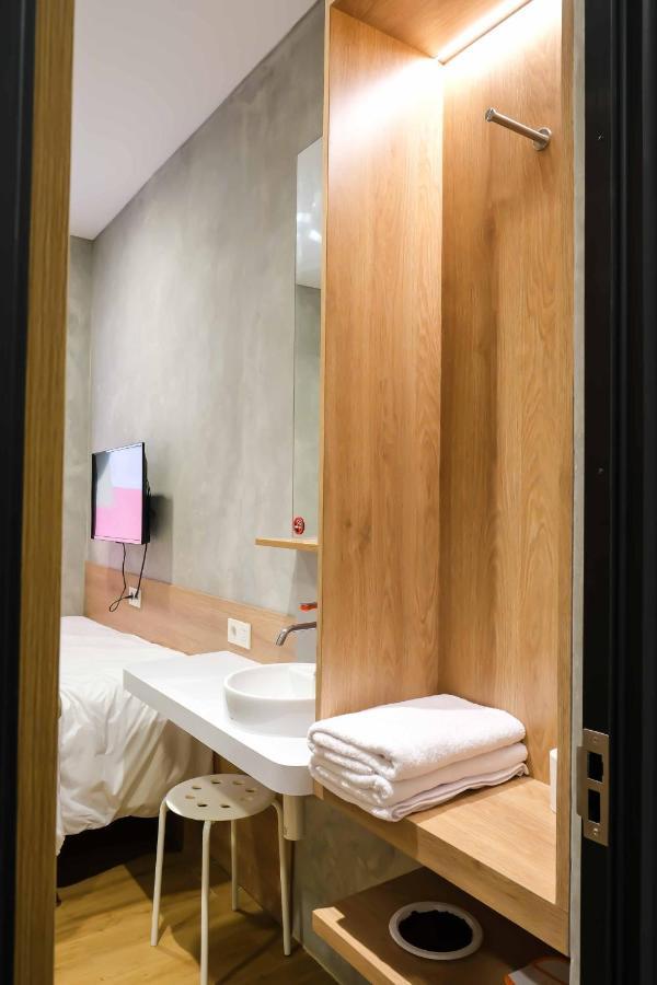 M Cabin Karawaci Binong Экстерьер фото