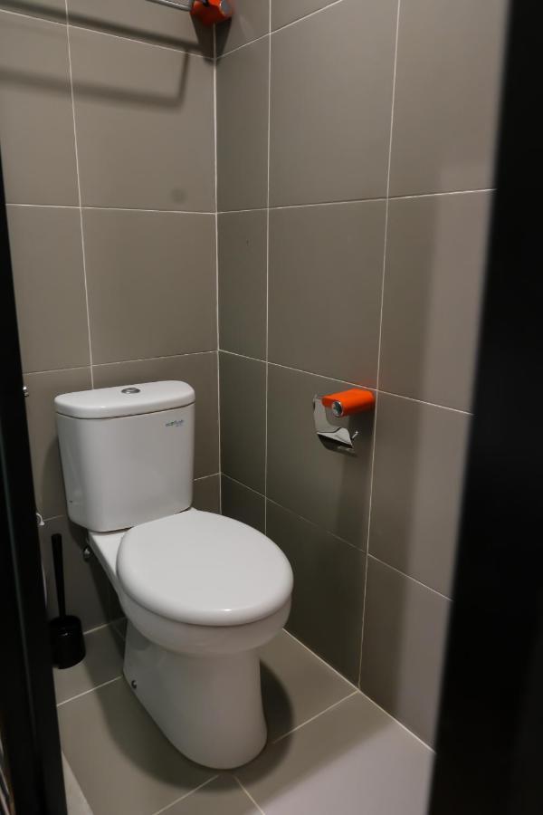 M Cabin Karawaci Binong Экстерьер фото